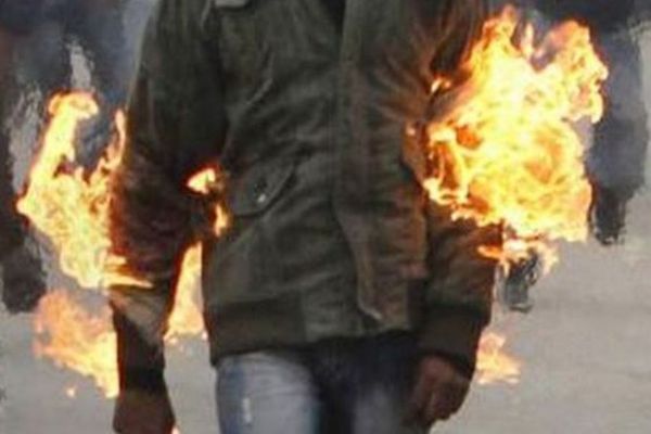 Un bărbat de 79 de ani și-a dat foc, după ce a cumpărat combustibil de la o stație peco. Incidentul a avut loc la Găești