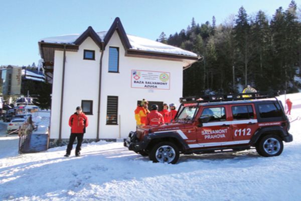 ''Vrem salvamontiști cu girofaruri!'', campanie de modificare a Codului rutier,inițiată de salvatorii montani