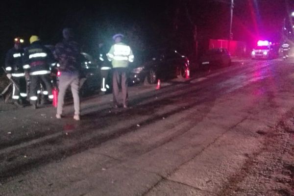 Tamponare în lanț la Ocnița, în județul Dâmbovița. Trei autoturisme implicate în accident