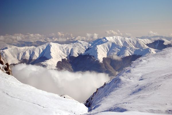Risc redus de avalanșă în Bucegi și moderat în Făgăraș. Vezi cum va fi vremea în urmatoarele două săptămâni, la munte
