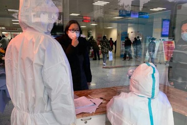 Virusul mortal din China face ravagii. Alertă maximă la nivel internațional. Atenționare de călătorie în China și Hong Kong