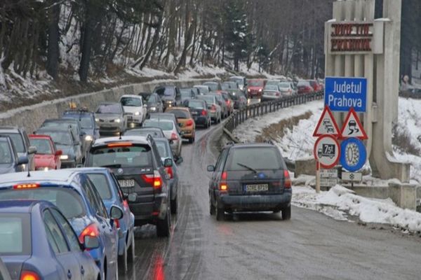 Trafic infernal pe DN 1 (Brașov-București).Poliția recomandă folosirea rutelor alternative, ce trec prin Dâmbovița