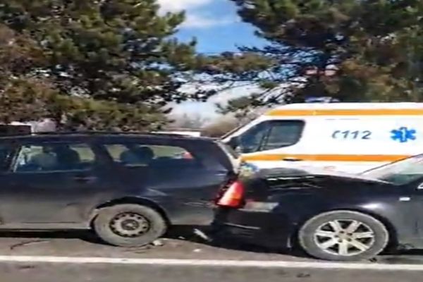 Update| Accidente în serie, la Târgoviște,în dimineața zilei de 12 februarie. Două persoane au fost rănite