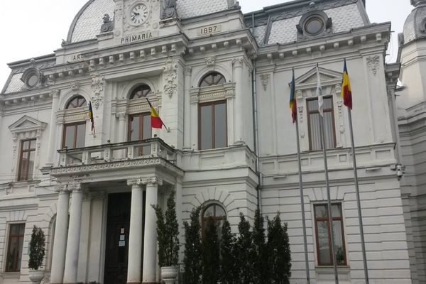 Administrația publică târgovișteană reacționează, în scandalul reținerii persoanelor din departamentul economic: ''Noi am facut sesizarea la Parchet''