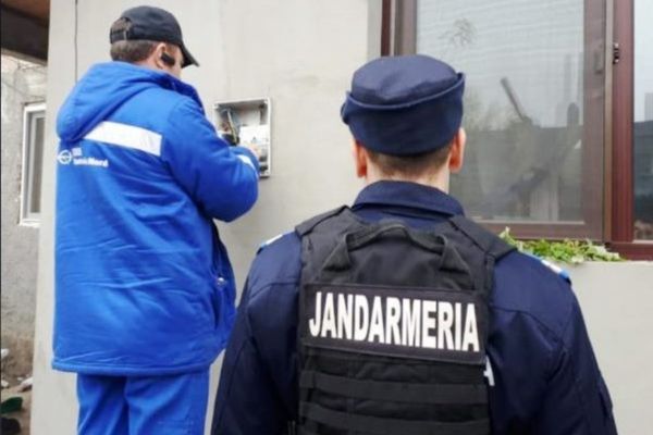 Înca o acțiune, cu mobilizare excepțională, la hoții de curent, din Dâmbovița. 15 persoane sancționate, la Cojasca