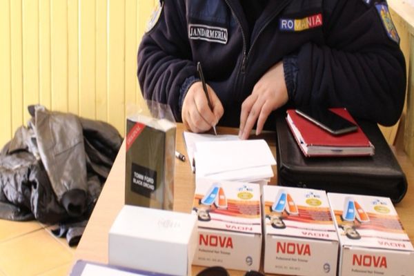 Sancțiuni și ''marfă'' confiscată, pentru comerț ilegal, pe stradă, la Târgoviște