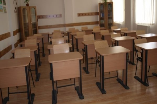 La două școli din Târgoviște s-au suspendat cursurile, din cauza gripei. Copii (doar din două clase) vor sta acasă o săptămână