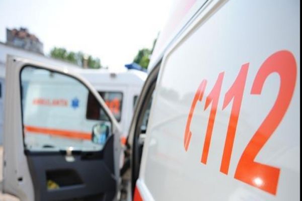 Update| Coliziune în lanț, la Târgoviște. Două persoane au fost rănite și au fost transportate la spital