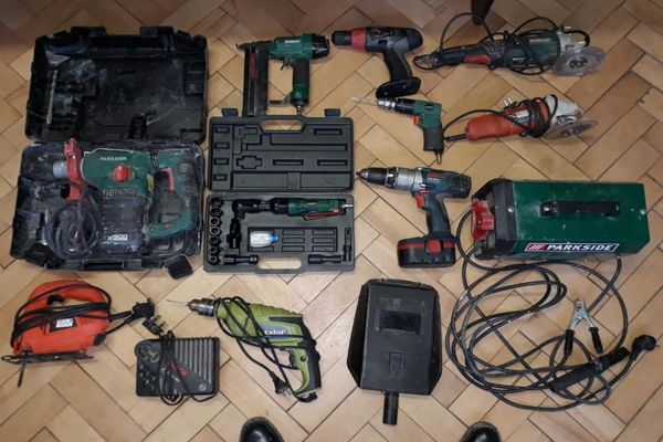 Erau ''specializați'' în sustragerea de unelte electrice. Doi barbați din IL Caragiale au fost prinși de polițiștii dâmbovițeni