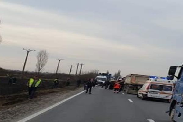Coliziune intre două mașini de mare tonaj pe DN 1 A, în Dâmbovița. Drum parțial blocat