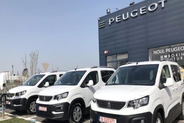 Trust Motors oferă 3 autovehicule Peugeot Institutului "Matei Balș", în urma apelului la solidaritate al Trustului Realitatea