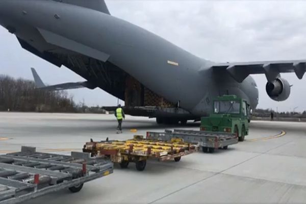 45 de tone de echipament medical au ajuns pe Aeroportul Otopeni VIDEO