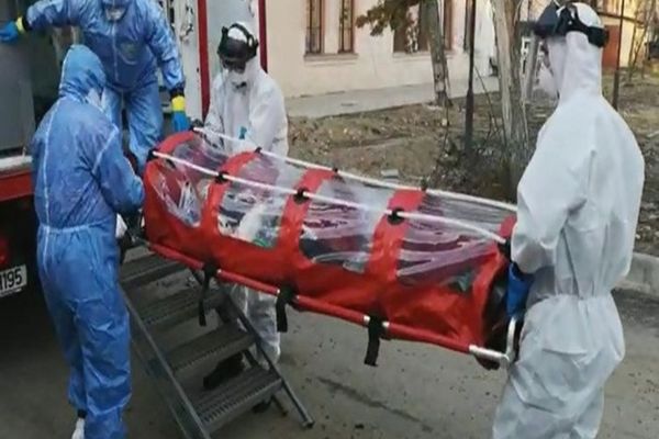 Bărbatul din Corbii Mari, infectat cu coronavirus, a decedat. Anunțul a fost făcut de primarul localității