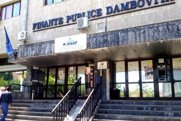 ANAF-ul anunță că angajații săi lucrează și peste program, dacă este nevoie