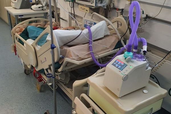 4 ventilatoare de susținere artificială a respirației, necesare în cazurile grave de coronavirus, vor ajunge spitalul din Târgoviște