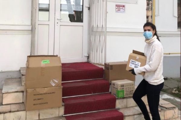 Sorana Cîrstea a donat echipamente medicale, necesare în lupta cu coronavirusul, pentru spitalul din Târgoviște