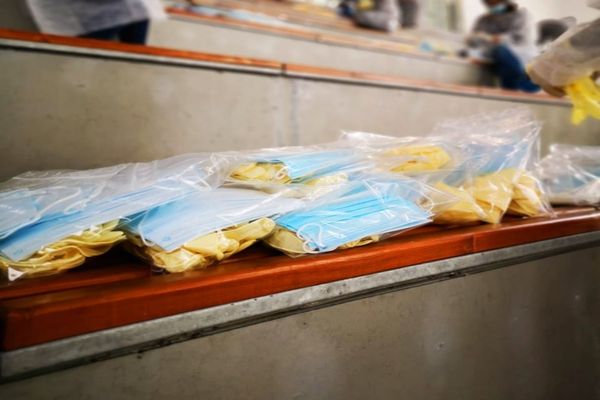 Târgoviște-Puncte de distribuție a kiturilor de igienă (măști și mănuși). Sunt doar pentru cei ce nu le-au primit la domiciliu