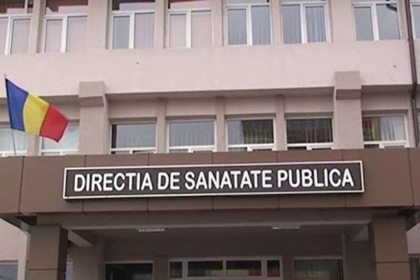 Sute de angajați din centrele rezidențiale pentru bătrâni sunt testați pentru COVID 19, în Dâmbovița