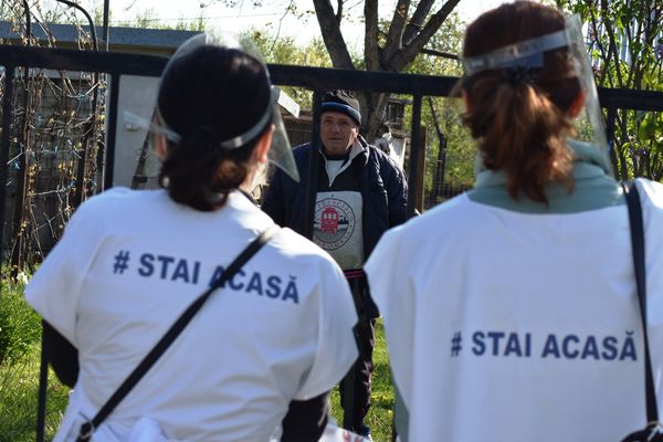 A fost demarată distribuția de kit-uri de igienă către populație, la Târgoviște