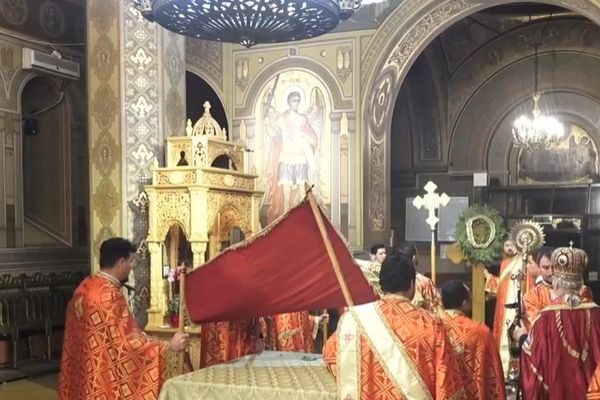 Arhiepiscopia Târgoviștei- Slujbe on line și 1496 de voluntari ce împart paștele și lumina de Înviere