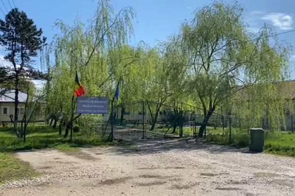 Anchetă epidemiologică de amploare la un centru pentru vârstnici, de la Răcari, din Dâmbovița. O angajată are coronavirus