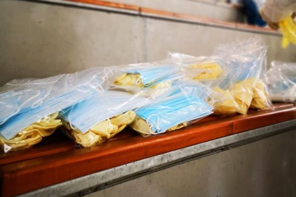 Anunț important. Târgoviștenii vor primi, la domiciliu, kituri de igienă (măști si mănuși),începând din 22 aprilie