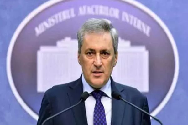 Marcel Vela-Ministru de Interne: "Vom ajuta BOR la împărțirea sfintelor Paști și a luminii de Înviere"