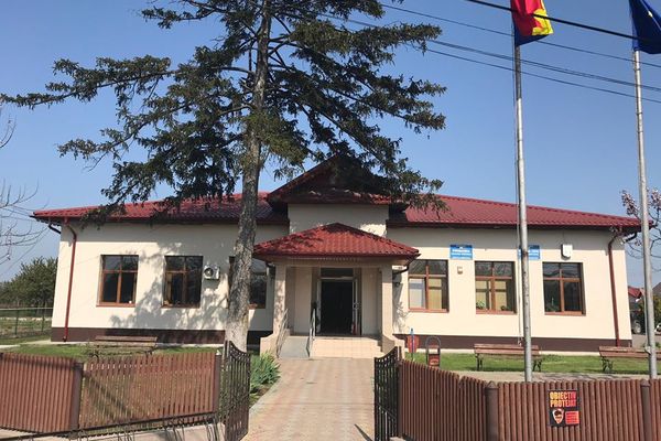 Focar nou de coronavirus în Dâmbovița. Trei cazuri confirmate la Crevedia. Toți cei trei lucrează ca asistenți medicali,în Capitală