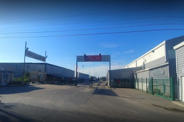 Abator de păsări din Crevedia amendat de DSP Dâmbovița, după ce două muncitoare vietnameze s-au infectat cu coronavirus