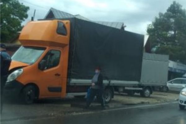 Coliziune auto pe DN 72. O persoană a ajuns la spital
