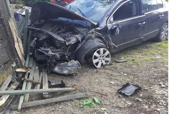Tragedie la Lungulețu, în Dâmbovița. Un autoturism, scăpat de sub control, a accidentat mortal o bătrână de 85 de ani