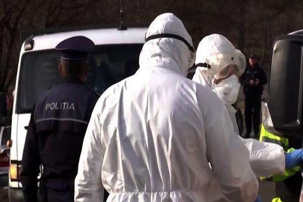 Zeci de dâmbovițeni introduși în carantină, în ultimele 24 de ore, după ce au venit din zone de risc