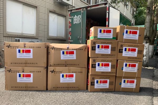 Foto| Ajutor umanitar, medical, din China, pentru CJ Dâmbovița