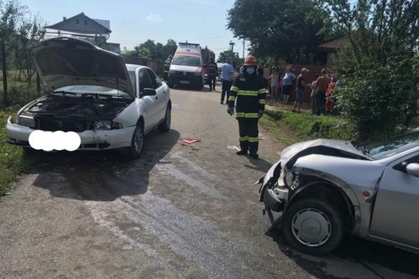 Două persoane au fost rănite în urma unei coliziuni auto produse la Dragodana