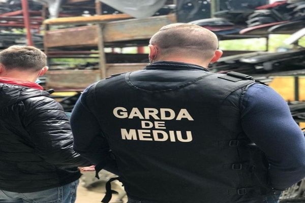 Zeci de societăți comerciale au rămas fără activitate, pe perioada stării de urgență, pentru că nu au respectat normele de mediu