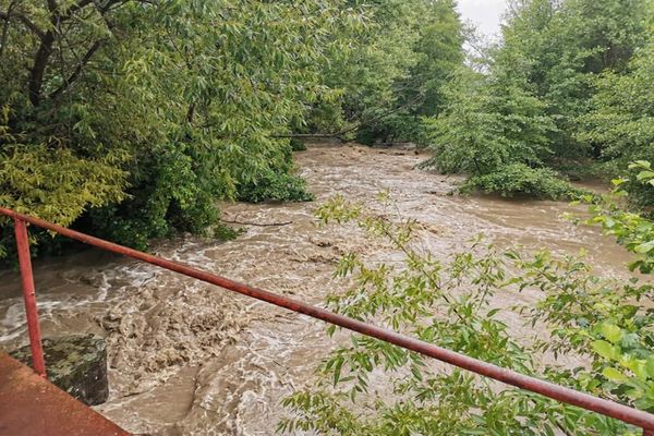 Coduri galbene și portocalii de inundații, în bazinele râurilor Argeș, Dâmbovița și Ialomița