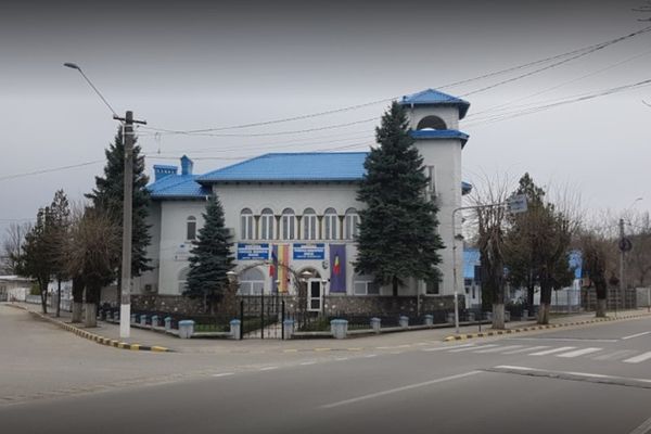 Alertă la Primăria municipiului Moreni, din Dâmbovița, după ce o angajată a fost diagnosticată cu coronavirus