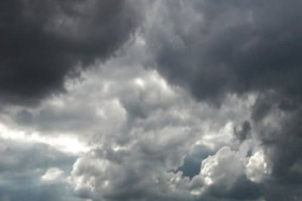 ANM: Un nou cod portocaliu de ploi torențiale și vijelii pentru 15 județe. În sud-est va fi caniculă greu de suportat