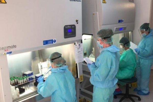 Sute de medici și asistenți detașați în direcțiile de sănătate publică și spitale