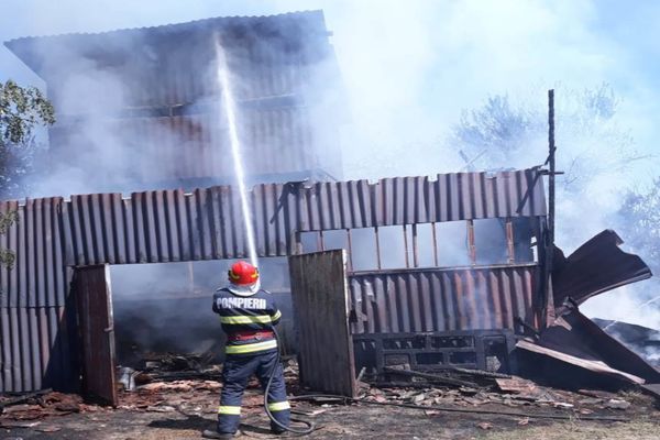 Incendiu violent la o moară din Dâmbovița