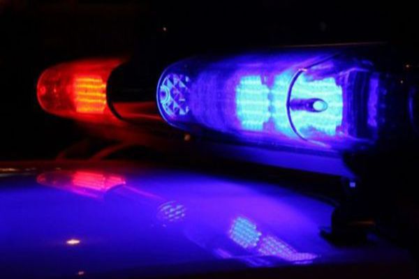 Incident violent în localitatea Văcărești! Doi polițiști atacați cu o coasă. Suspecții, împușcați 