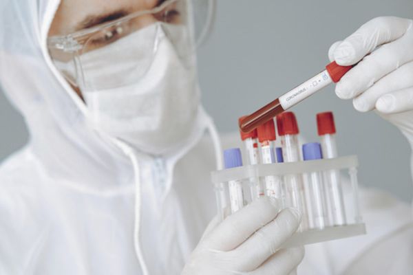 Peste 1400 de cazuri noi de coronavirus în ultimele 24 de ore. Câte noi infectări sunt pe județe