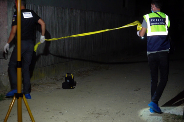 Polițiști atacați cu coasa în timp ce interveneau la o încăierare, în Dâmbovița