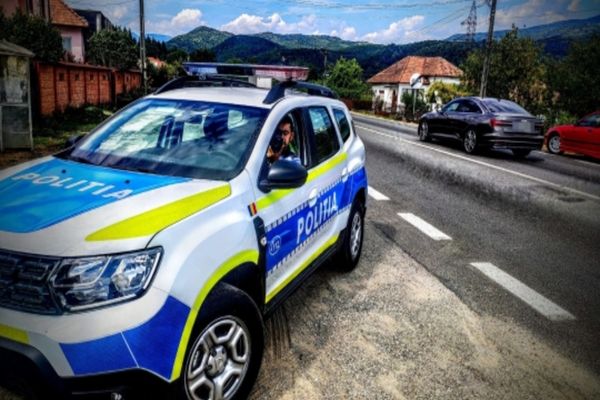 2.300 de permise reținute de polițiștii rutieri pentru viteza excesivă