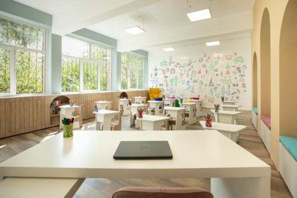 În Dâmbovița a crescut numărul şcolilor care vor funcţiona după scenariul roşu