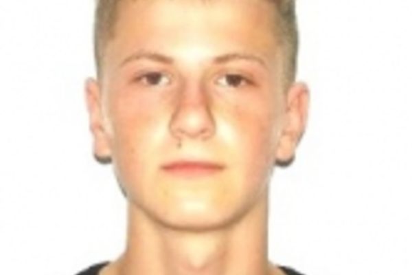 Minor în vârstă de 15 ani, din Pietroșița, căutat de polițiști după ce a plecat de la domiciliu și nu a mai revenit