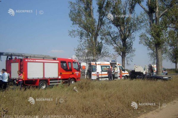 Accident pe DN 72. Două persoane au fost rănite