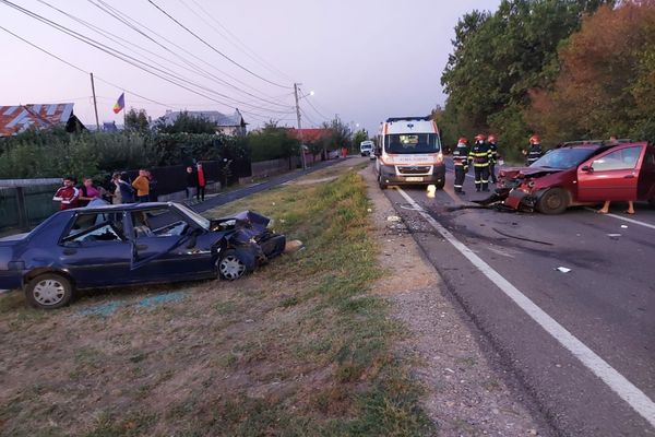 Trei persoane rănite în urma unui accident rutier produs în Picior de Munte