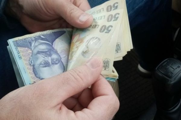 Polițist din Dâmbovița trimis în judecată pentru trafic de influență