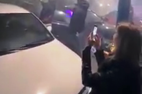 Amendă pentru participanții și organizatorul unei petreceri într-un service auto, în Dâmbovița